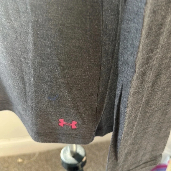 Under Armour Breast Cancer LS Tee, Medium, EUC - Picture 4 of 6